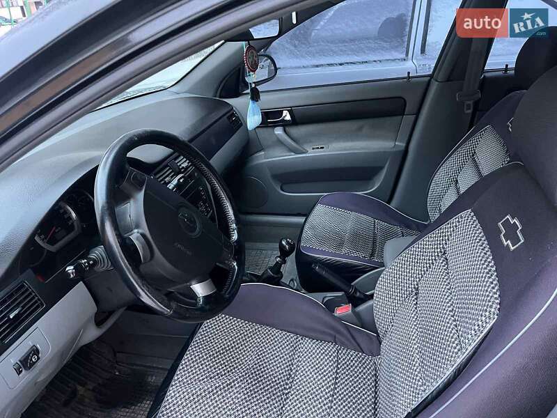 Хэтчбек Chevrolet Lacetti 2005 в Гадяче фото 3 Хэтчбек Chevrolet Lacetti 2005 в Гадяче
