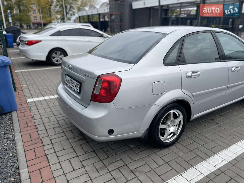 Седан Chevrolet Lacetti 2005 в Киеве
