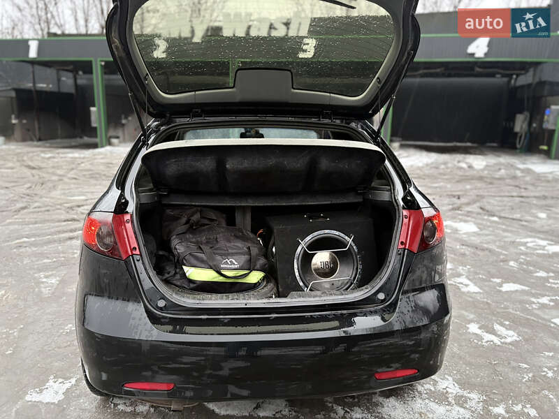 Хэтчбек Chevrolet Lacetti 2005 в Запорожье