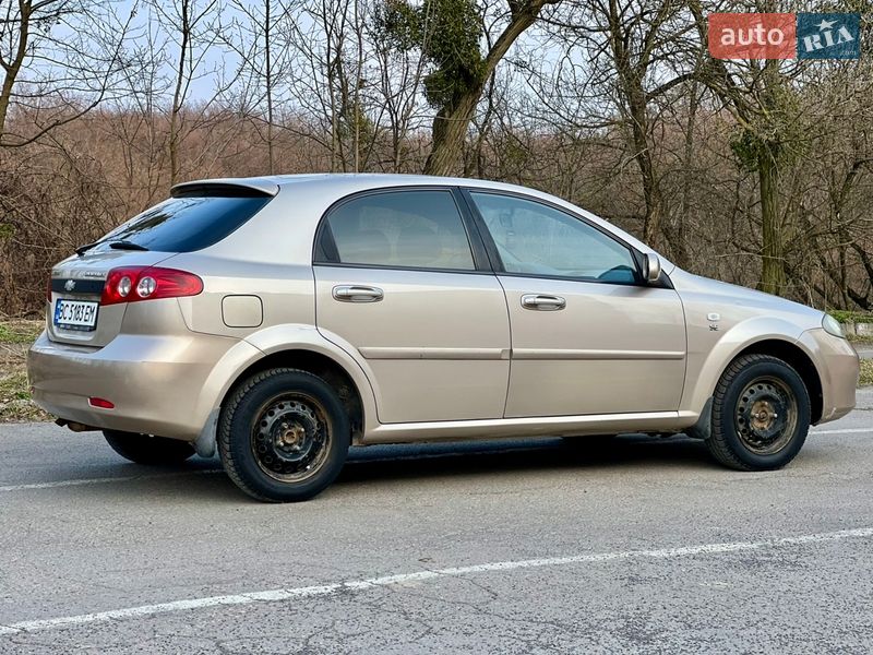 Хэтчбек Chevrolet Lacetti 2011 в Львове