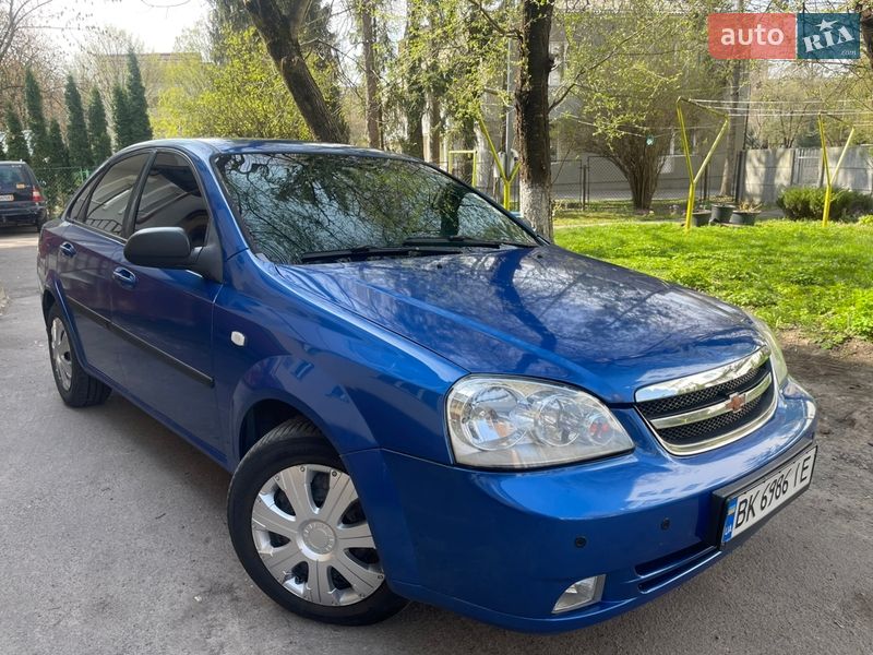Седан Chevrolet Lacetti 2005 в Ровно