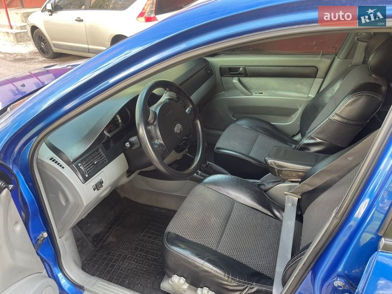 Седан Chevrolet Lacetti 2005 в Ровно