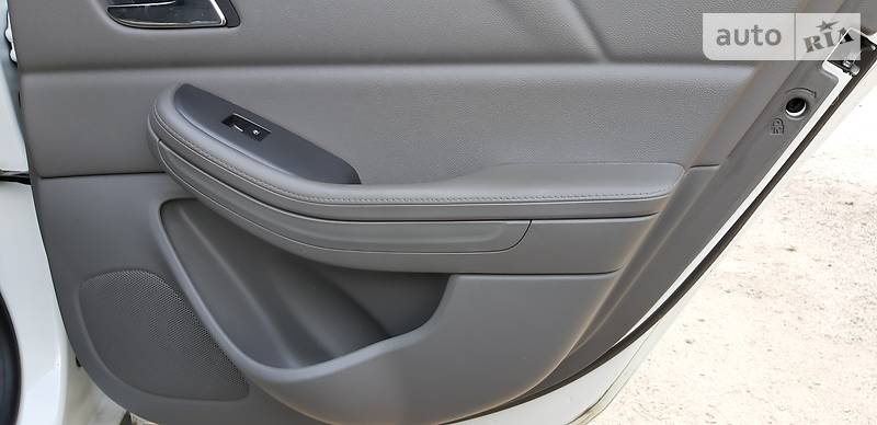 Седан Chevrolet Malibu 2013 в Нікополі