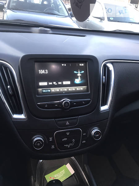 Седан Chevrolet Malibu 2016 в Кривому Розі