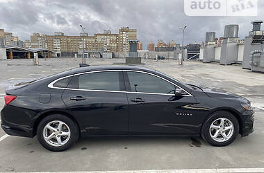 Седан Chevrolet Malibu 2016 в Ужгороді