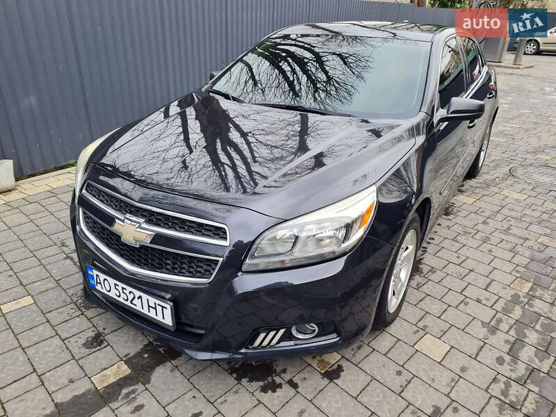 Седан Chevrolet Malibu 2014 в Ужгороді