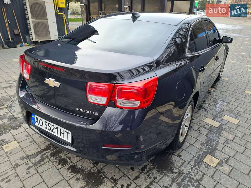 Седан Chevrolet Malibu 2014 в Ужгороді