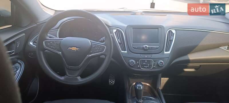 Седан Chevrolet Malibu 2016 в Києві