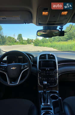 Седан Chevrolet Malibu 2014 в Кривом Роге