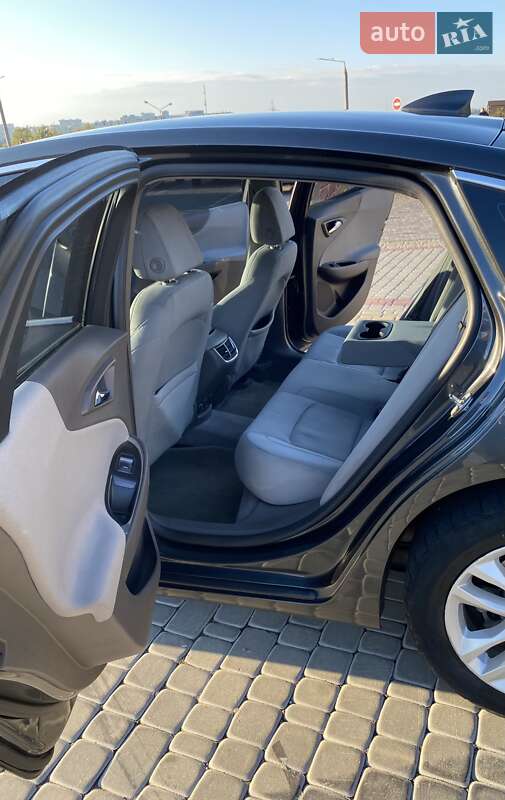 Седан Chevrolet Malibu 2015 в Киеве