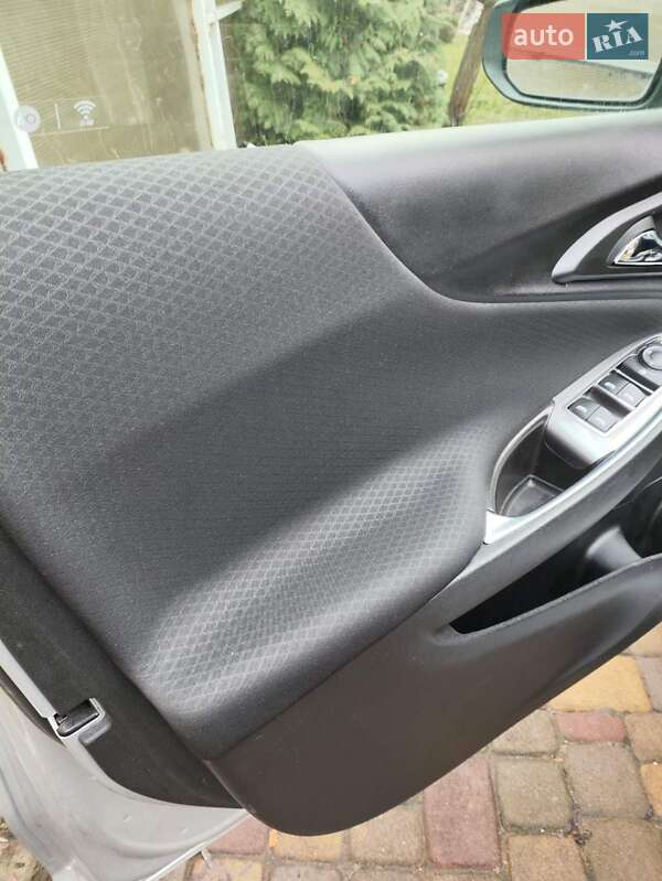 Седан Chevrolet Malibu 2016 в Вышгороде