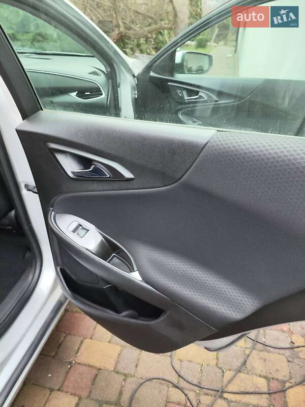 Седан Chevrolet Malibu 2016 в Вышгороде