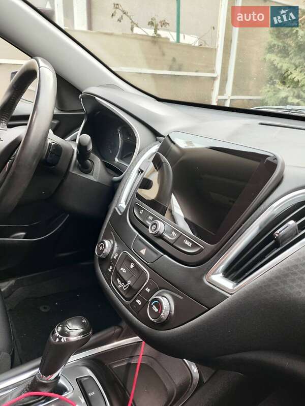 Седан Chevrolet Malibu 2016 в Вышгороде