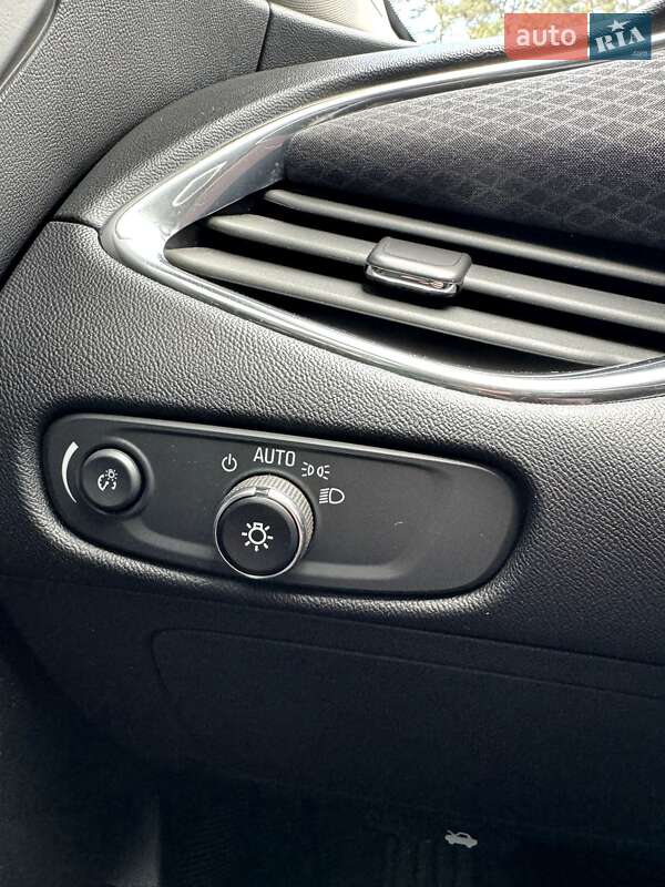 Седан Chevrolet Malibu 2019 в Киеве фото 7 Седан Chevrolet Malibu 2019 в Киеве