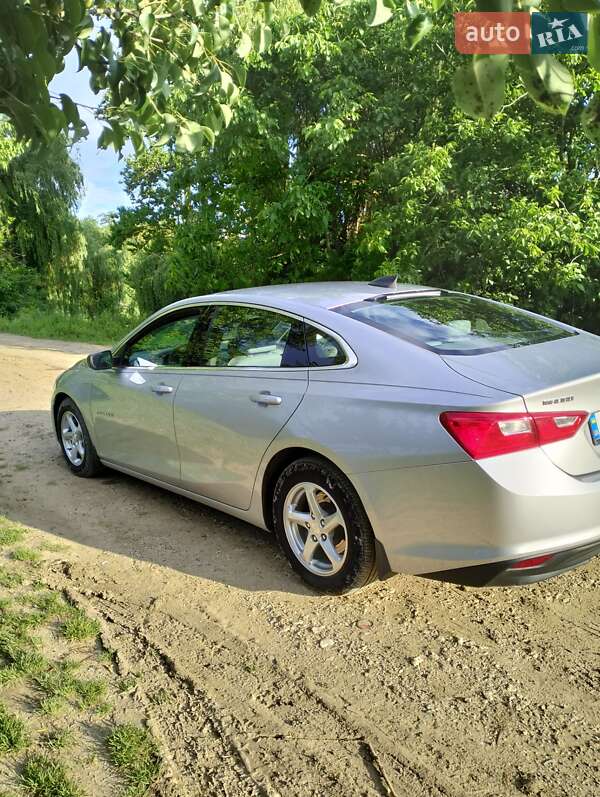 Седан Chevrolet Malibu 2016 в Шаргороде