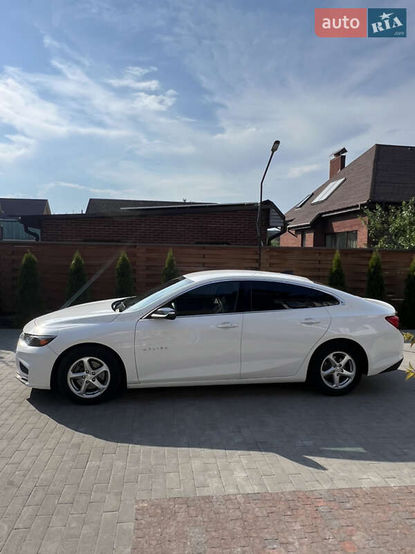Седан Chevrolet Malibu 2016 в Черкассах