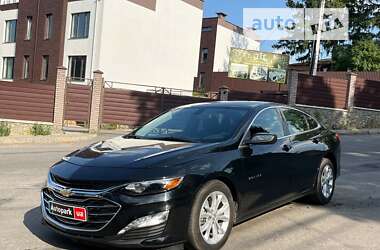 Седан Chevrolet Malibu 2020 в Львове