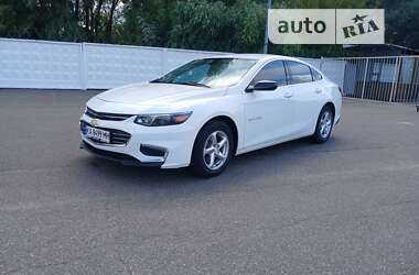 Седан Chevrolet Malibu 2017 в Киеве