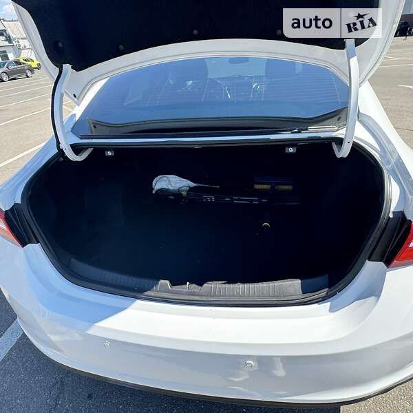 Седан Chevrolet Malibu 2017 в Одесі