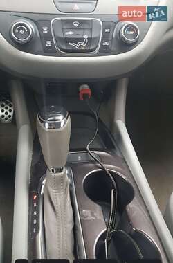 Седан Chevrolet Malibu 2016 в Івано-Франківську