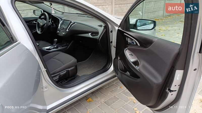 Седан Chevrolet Malibu 2018 в Черкасах
