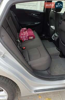 Седан Chevrolet Malibu 2018 в Черкасах