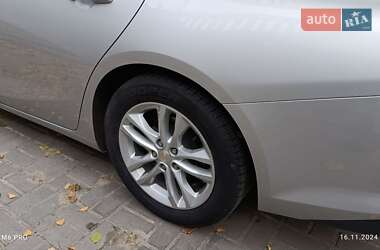 Седан Chevrolet Malibu 2018 в Черкасах