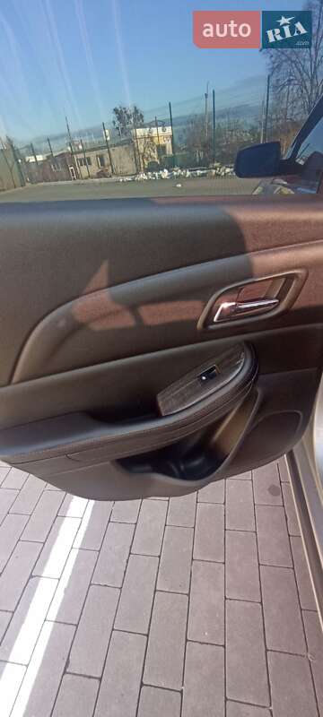 Седан Chevrolet Malibu 2015 в Умані