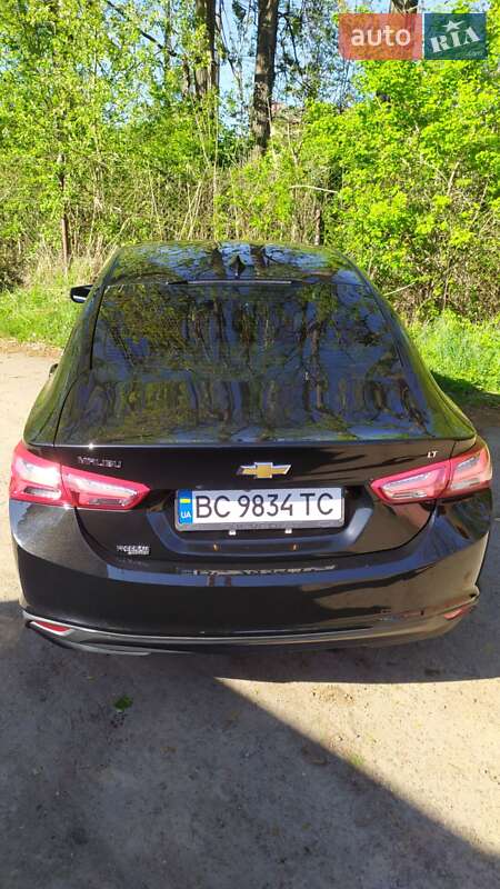 Седан Chevrolet Malibu 2022 в Львові