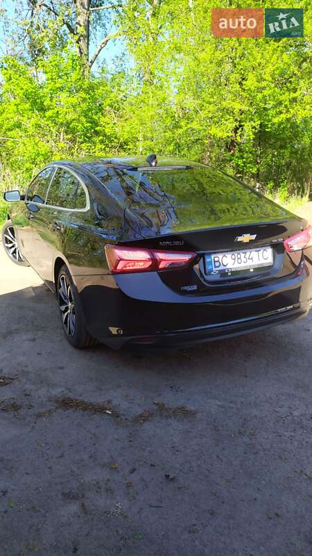 Седан Chevrolet Malibu 2022 в Львові