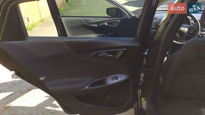 Седан Chevrolet Malibu 2022 в Львові