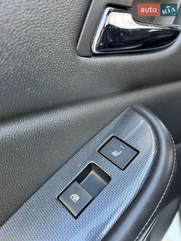 Седан Chevrolet Malibu 2016 в Сумах