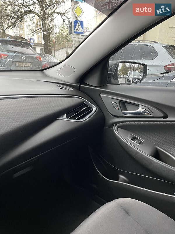 Седан Chevrolet Malibu 2017 в Полтаві