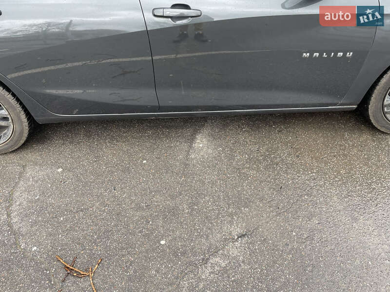 Седан Chevrolet Malibu 2017 в Полтаві