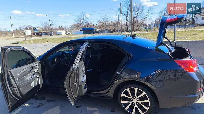 Седан Chevrolet Malibu 2015 в Жашківу