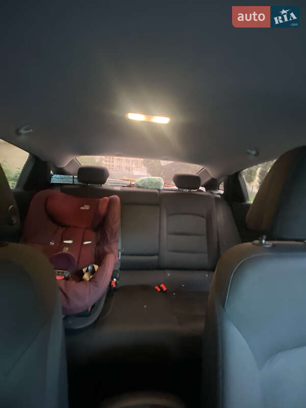 Седан Chevrolet Malibu 2017 в Киеве