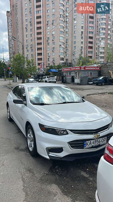 Седан Chevrolet Malibu 2017 в Киеве