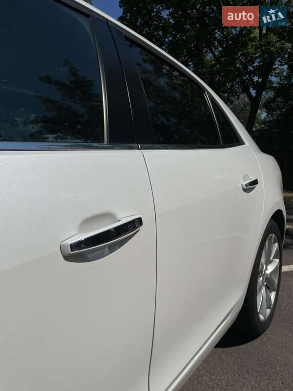 Седан Chevrolet Malibu 2013 в Николаеве