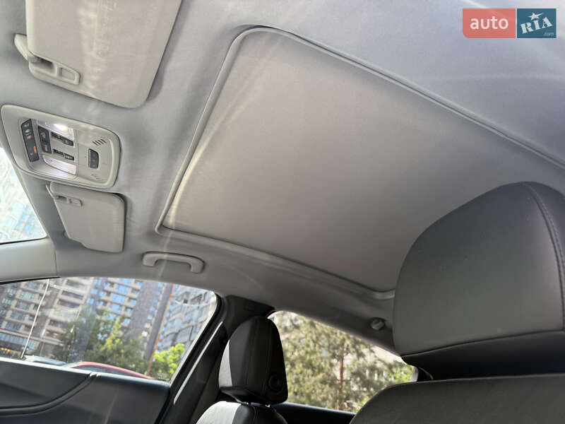 Седан Chevrolet Malibu 2016 в Киеве