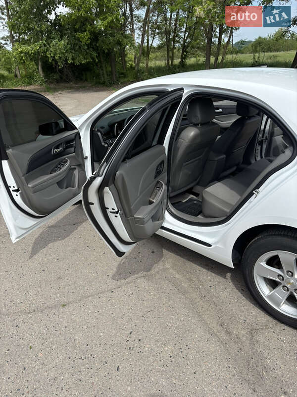 Седан Chevrolet Malibu 2015 в Лубнах