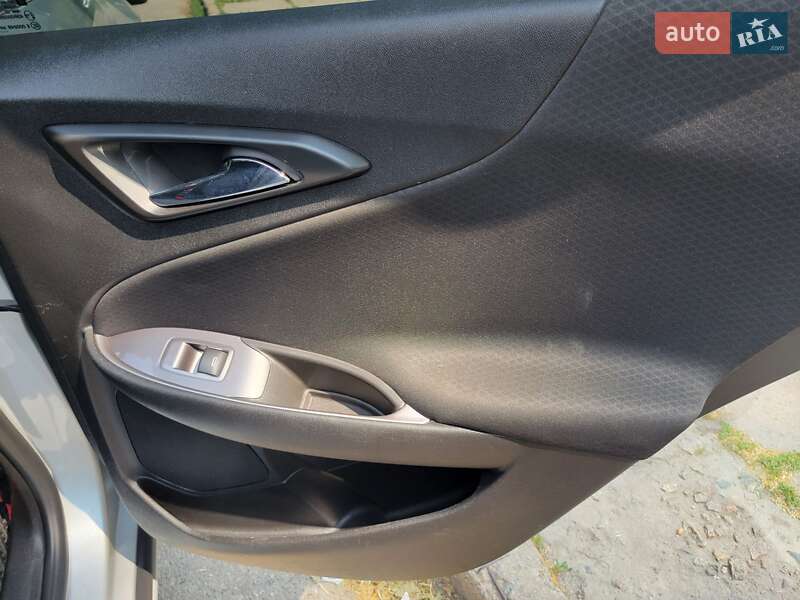 Седан Chevrolet Malibu 2018 в Запорожье