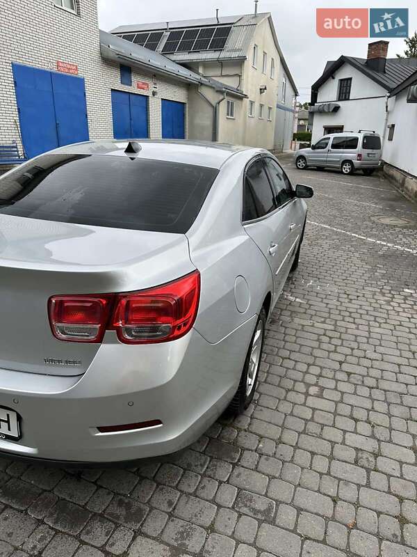 Седан Chevrolet Malibu 2013 в Долині