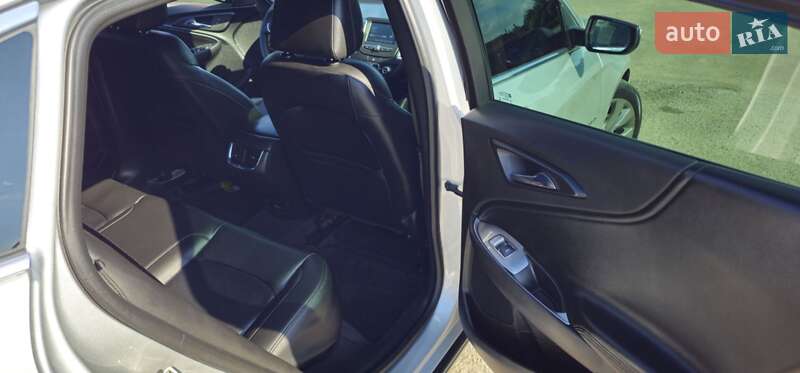 Седан Chevrolet Malibu 2016 в Каменском