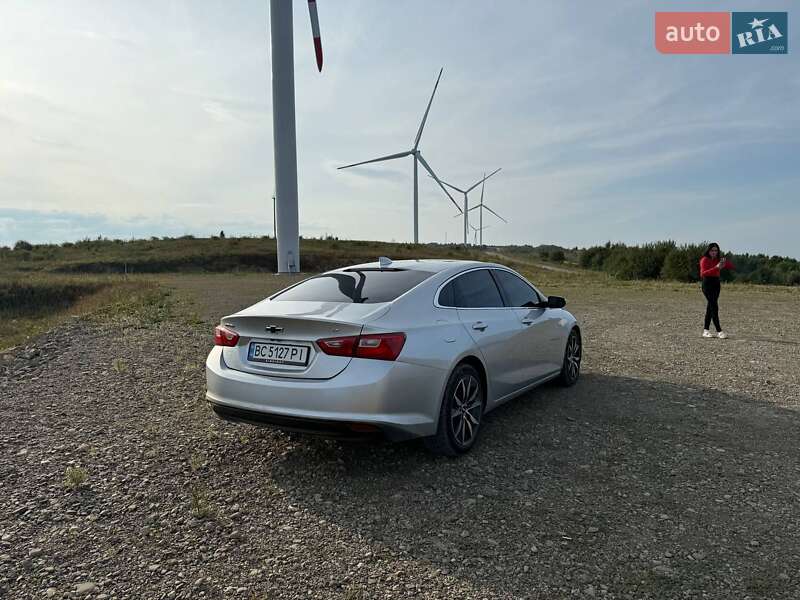 Седан Chevrolet Malibu 2017 в Львове