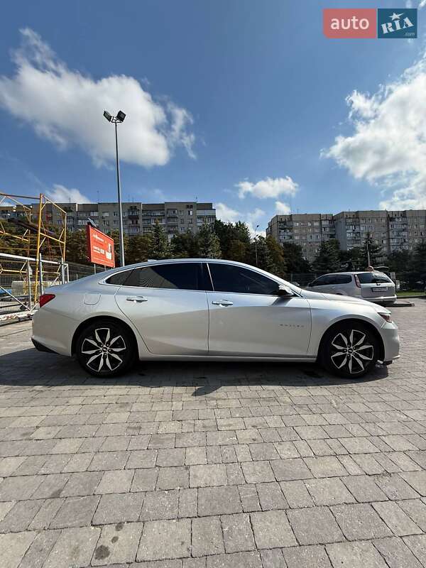 Седан Chevrolet Malibu 2017 в Львове