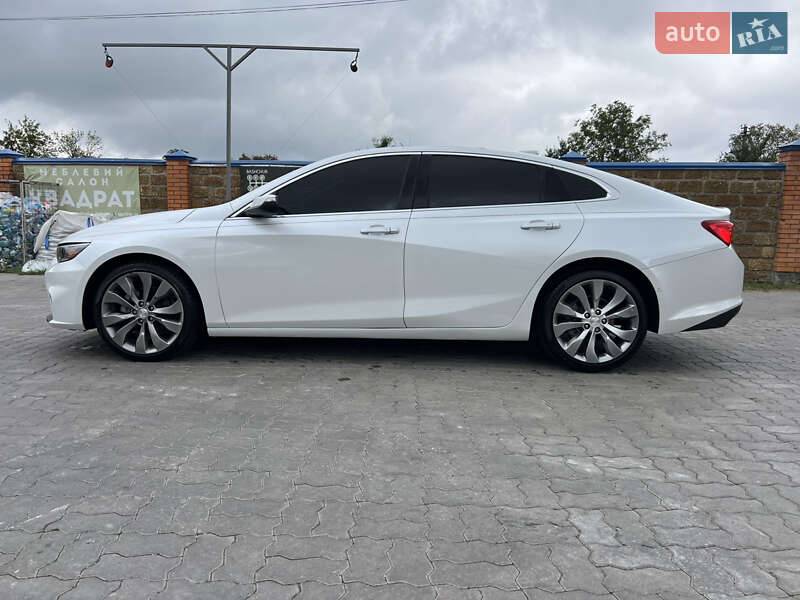 Седан Chevrolet Malibu 2017 в Луцке