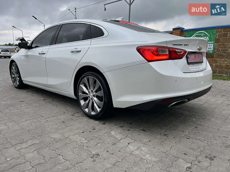 Седан Chevrolet Malibu 2017 в Луцке