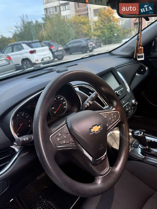 Седан Chevrolet Malibu 2016 в Запорожье