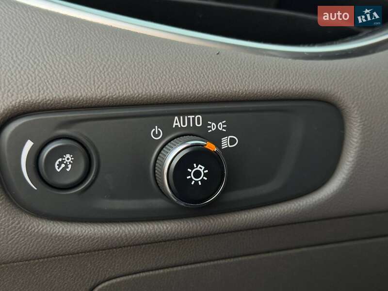 Седан Chevrolet Malibu 2016 в Харкові