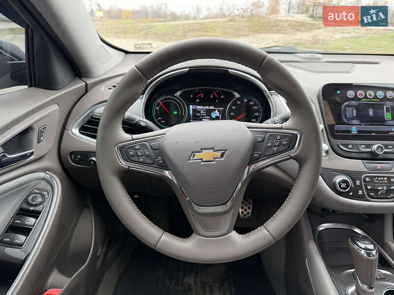 Седан Chevrolet Malibu 2016 в Харькове